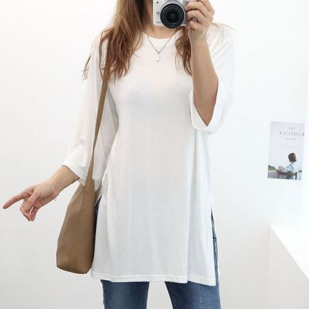 Dongdaemum Women’s Shirts, Tops & T-Shirts, a testament to the elegance and quality of wholesale Korean fashion.