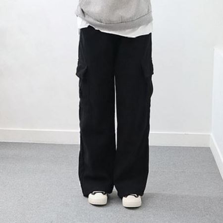 Dongdaemum Women’s Pants, a testament to the elegance and quality of wholesale Korean fashion.