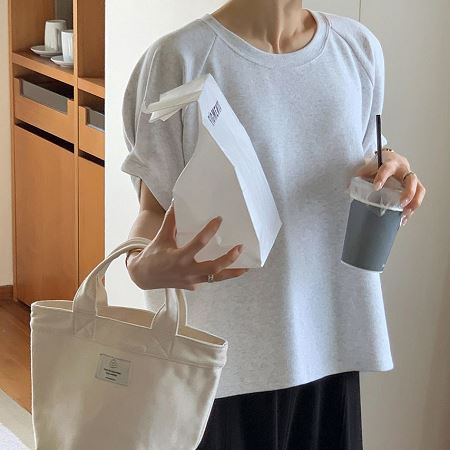 Dongdaemum Women’s Shirts, Tops & T-Shirts, a testament to the elegance and quality of wholesale Korean fashion.