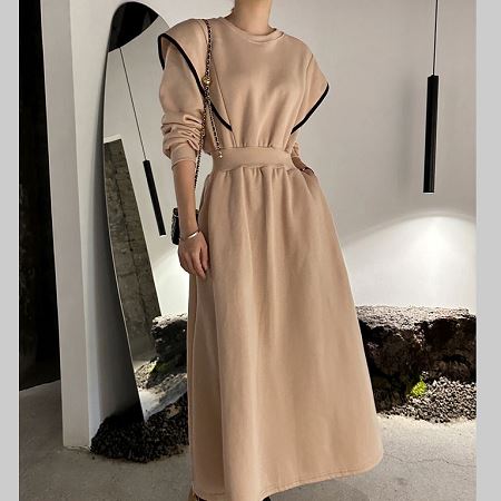 Dongdaemum Women’s Dresses, a testament to the elegance and quality of wholesale Korean fashion.