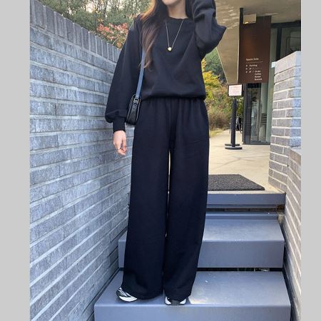 Dongdaemum Women’s One-Pieces, a testament to the elegance and quality of wholesale Korean fashion.