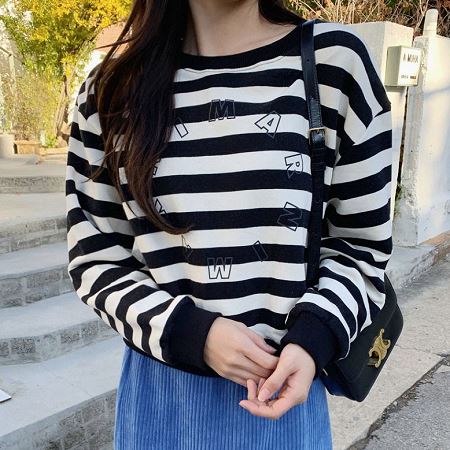 Dongdaemum Women’s Shirts, Tops & T-Shirts, a testament to the elegance and quality of wholesale Korean fashion.