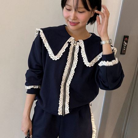 A variety of Dongdaemum Women’s Coats & Jackets, reflecting the sophistication of Korean fashion.