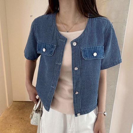 Dongdaemum Women’s Coats & Jackets, a testament to the elegance and quality of wholesale Korean fashion.