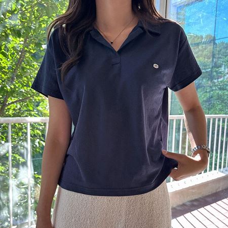 Dongdaemum Women’s Shirts, Tops & T-Shirts, a testament to the elegance and quality of wholesale Korean fashion.