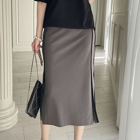 A collection of Dongdaemum Women’s Dresses, encapsulating the charm of Korean fashion.