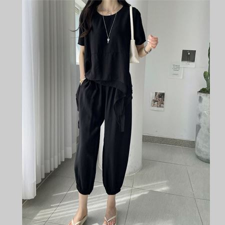 Dongdaemum Women’s One-Pieces, a testament to the elegance and quality of wholesale Korean fashion.