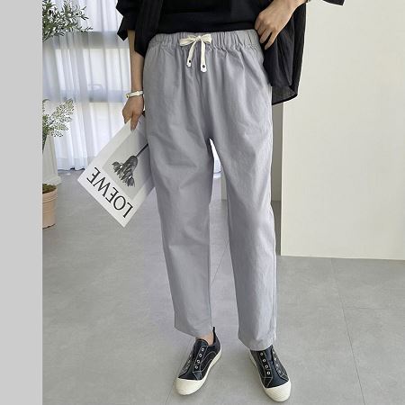 Dongdaemum Women’s Pants, a testament to the elegance and quality of wholesale Korean fashion.