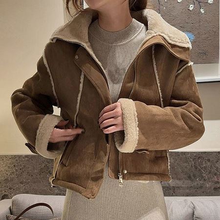 Dongdaemum Women’s Coats & Jackets, a testament to the elegance and quality of wholesale Korean fashion.