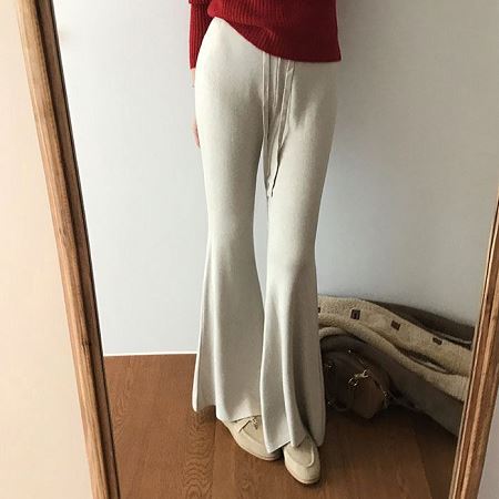 Dongdaemum Women’s Pants, a testament to the elegance and quality of wholesale Korean fashion.