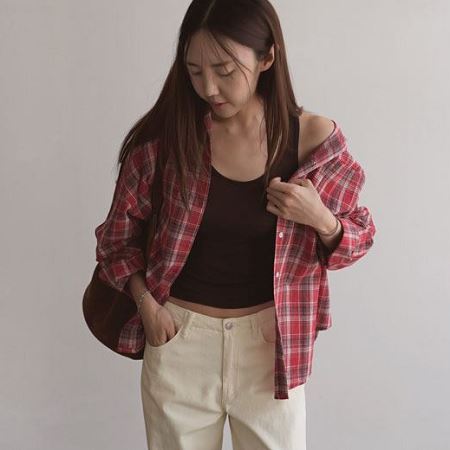 Dongdaemum Women’s Shirts, Tops & T-Shirts, a testament to the elegance and quality of wholesale Korean fashion.