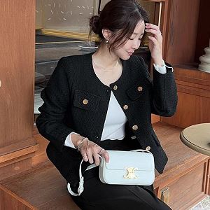 Dongdaemum Women’s Coats & Jackets, a testament to the elegance and quality of wholesale Korean fashion.