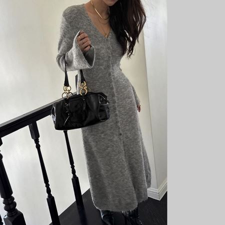 Dongdaemum Women’s Dresses, a testament to the elegance and quality of wholesale Korean fashion.