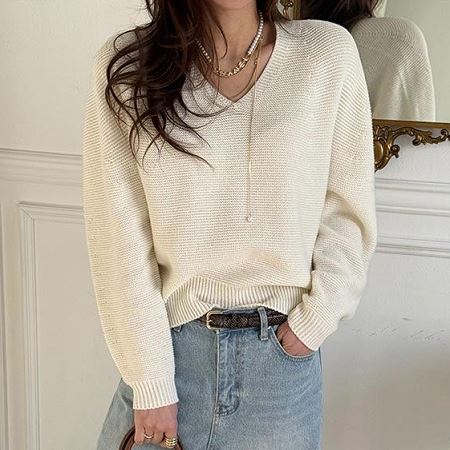 Dongdaemum Women’s Shirts, Tops & T-Shirts, a testament to the elegance and quality of wholesale Korean fashion.