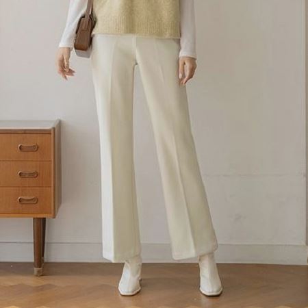 Dongdaemum Women’s Pants, a testament to the elegance and quality of wholesale Korean fashion.