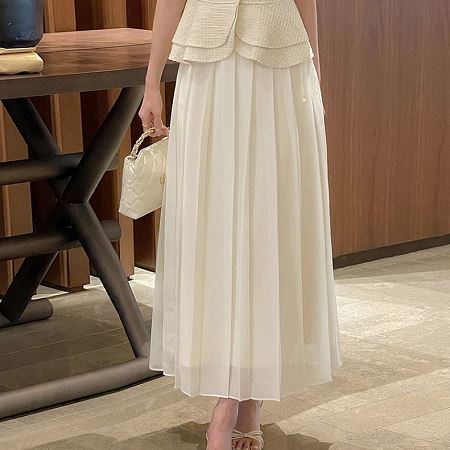 Dongdaemum Women’s Dresses, a testament to the elegance and quality of wholesale Korean fashion.