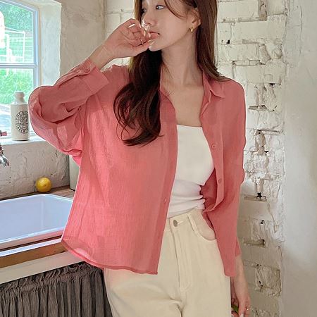 Dongdaemum Women’s Shirts, Tops & T-Shirts, a testament to the elegance and quality of wholesale Korean fashion.