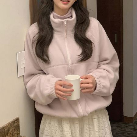 Dongdaemum Women’s Coats & Jackets, a testament to the elegance and quality of wholesale Korean fashion.