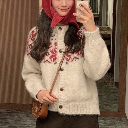A variety of Dongdaemum Women’s Coats & Jackets, reflecting the sophistication of Korean fashion.