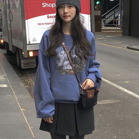 Dongdaemum Women’s Shirts, Tops & T-Shirts, a testament to the elegance and quality of wholesale Korean fashion.