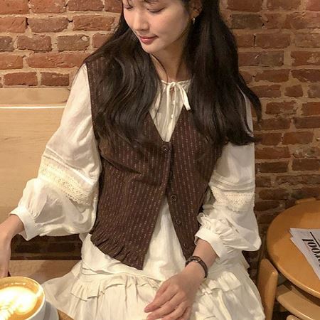 A variety of Dongdaemum Women’s Coats & Jackets, reflecting the sophistication of Korean fashion.