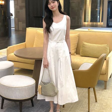 Dongdaemum Women’s Dresses, a testament to the elegance and quality of wholesale Korean fashion.