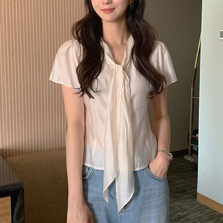 Dongdaemum Women’s Shirts, Tops & T-Shirts, a testament to the elegance and quality of wholesale Korean fashion.