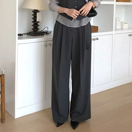 Dongdaemum Women’s Pants, a testament to the elegance and quality of wholesale Korean fashion.