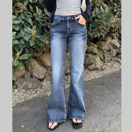 Dongdaemum Women’s Pants, a testament to the elegance and quality of wholesale Korean fashion.