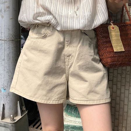 Dongdaemum Women’s Pants, a testament to the elegance and quality of wholesale Korean fashion.