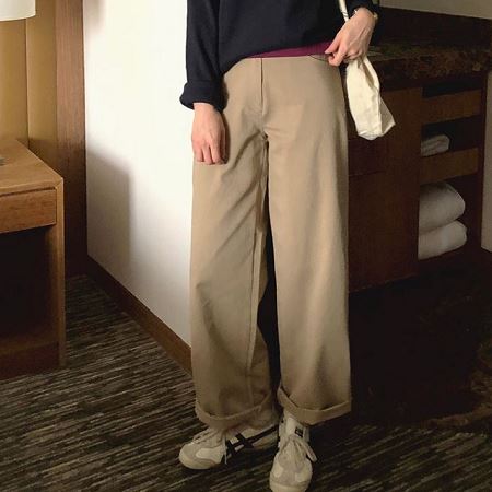 Dongdaemum Women’s Pants, a testament to the elegance and quality of wholesale Korean fashion.