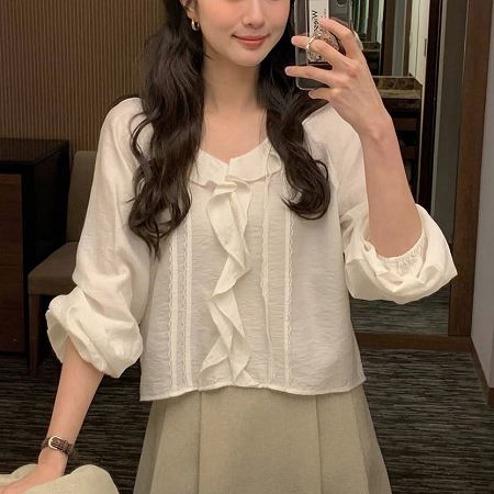 Dongdaemum Women’s Shirts, Tops & T-Shirts, a testament to the elegance and quality of wholesale Korean fashion.
