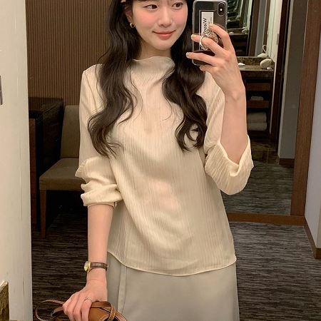 Dongdaemum Women’s Shirts, Tops & T-Shirts, a testament to the elegance and quality of wholesale Korean fashion.