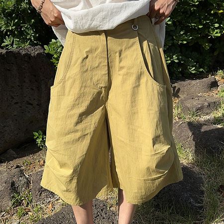 Dongdaemum Women’s Pants, a testament to the elegance and quality of wholesale Korean fashion.