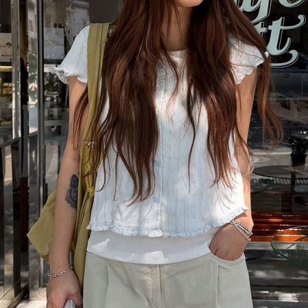 Dongdaemum Women’s Shirts, Tops & T-Shirts, a testament to the elegance and quality of wholesale Korean fashion.