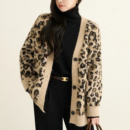 A variety of Dongdaemum Women’s Coats & Jackets, reflecting the sophistication of Korean fashion.