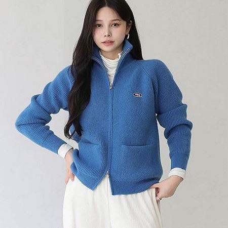 Dongdaemum Women’s Coats & Jackets, a testament to the elegance and quality of wholesale Korean fashion.