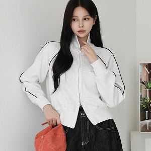 Dongdaemum Women’s Coats & Jackets, a testament to the elegance and quality of wholesale Korean fashion.