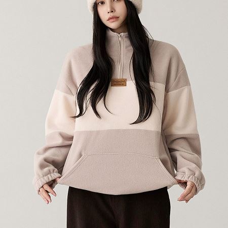 Dongdaemum Women’s Shirts, Tops & T-Shirts, a testament to the elegance and quality of wholesale Korean fashion.