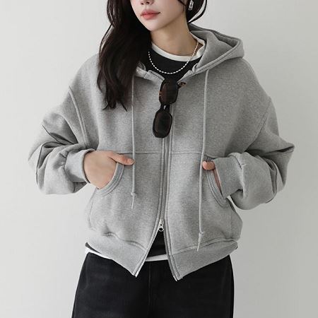 Dongdaemum Women’s Coats & Jackets, a testament to the elegance and quality of wholesale Korean fashion.