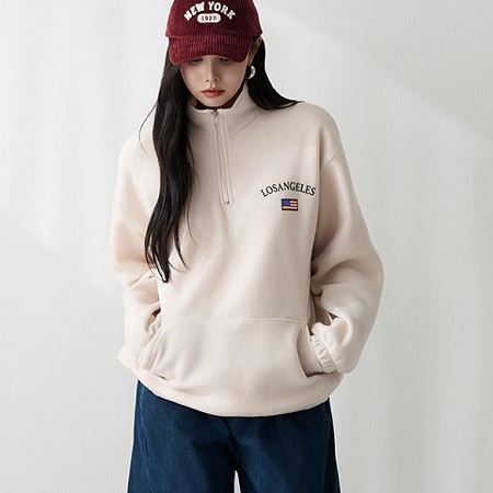 Dongdaemum Women’s Shirts, Tops & T-Shirts, a testament to the elegance and quality of wholesale Korean fashion.