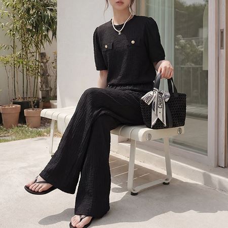 Dongdaemum Women’s One-Pieces, a testament to the elegance and quality of wholesale Korean fashion.
