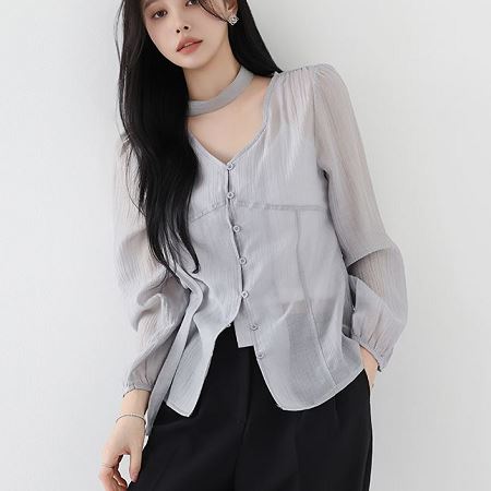 Dongdaemum Women’s Shirts, Tops & T-Shirts, a testament to the elegance and quality of wholesale Korean fashion.