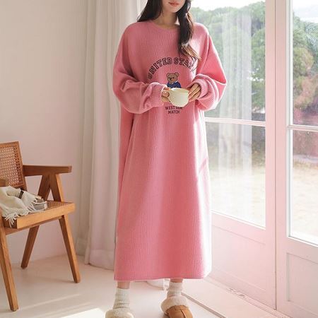 Dongdaemum Women’s Dresses, a testament to the elegance and quality of wholesale Korean fashion.