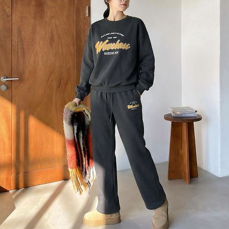 Dongdaemum Women’s One-Pieces, a testament to the elegance and quality of wholesale Korean fashion.