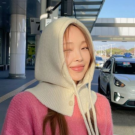 An assortment of Dongdaemum Women’s Clothing Accessories, embodying the chicness of Korean fashion.