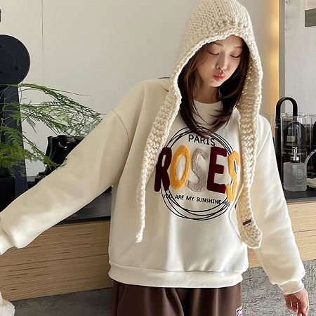 Dongdaemum Women’s Shirts, Tops & T-Shirts, a testament to the elegance and quality of wholesale Korean fashion.