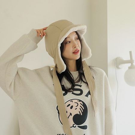 Dongdaemum Women’s Clothing Accessories, a testament to the elegance and quality of wholesale Korean fashion.