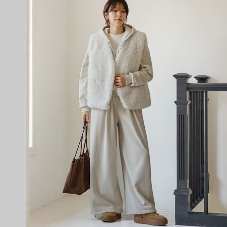 Dongdaemum Women’s One-Pieces, a testament to the elegance and quality of wholesale Korean fashion.