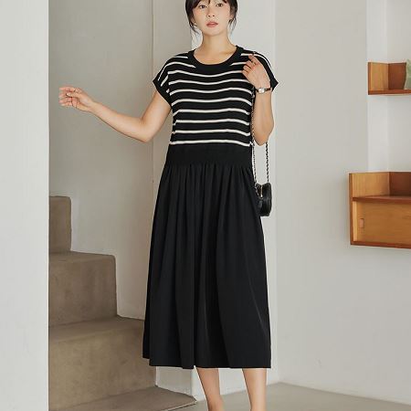 A collection of Dongdaemum Women’s Dresses, encapsulating the charm of Korean fashion.